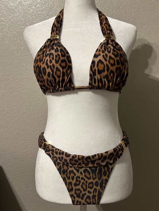 Vix Other - Vix Leopard Bia Bikini medium pre-owned, GREAT condition!
size medium